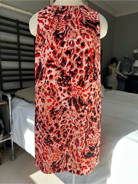 H&M Dresses & Skirts - H&M Coral and Beige Patterned Dress, size 10